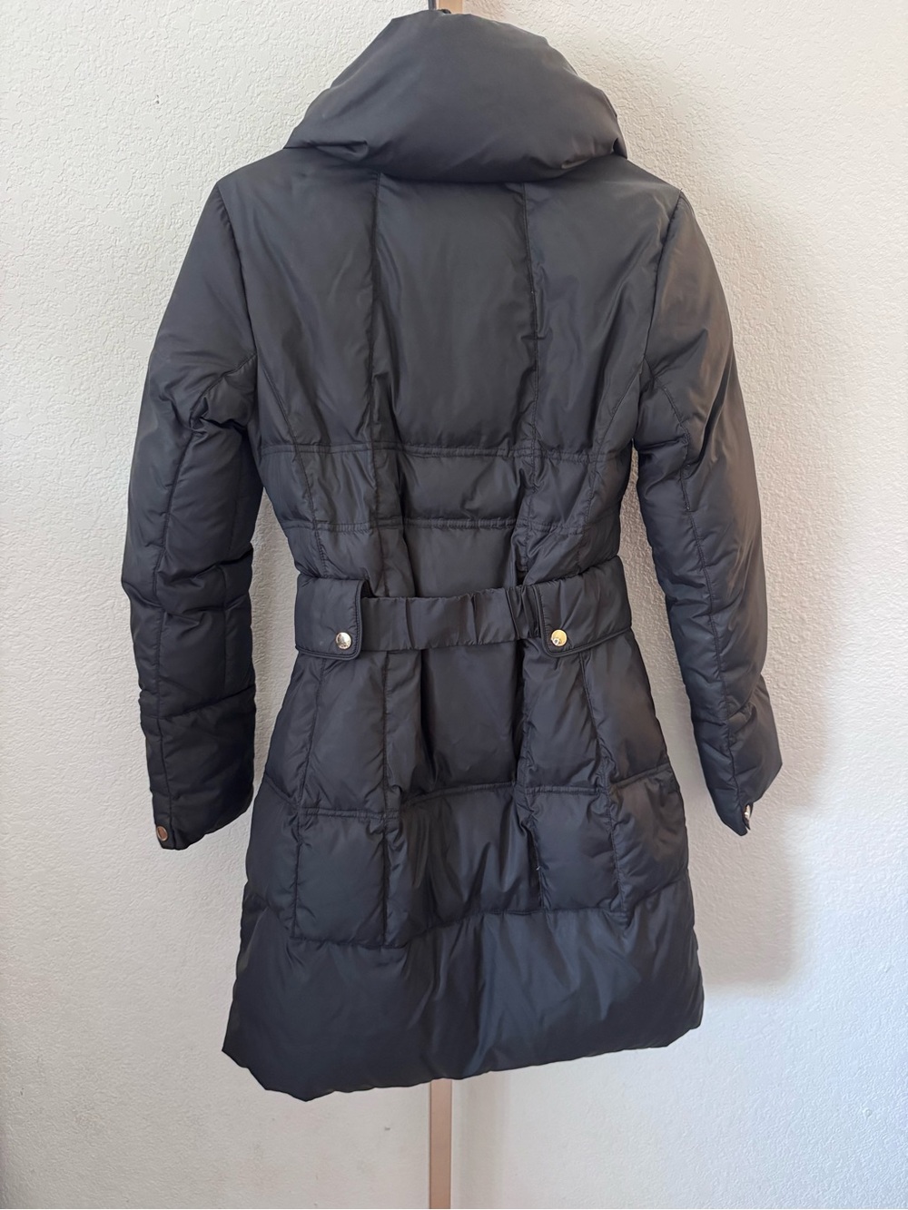 Express Black Quilted Belted Puffer Coat with Gold Hardware - Picture 3 of 3
